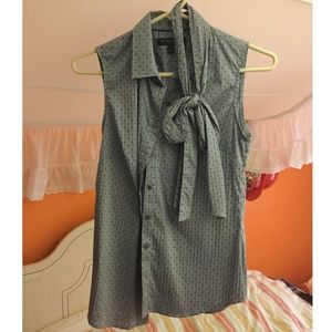 Banana Republic sleeveless shirt top